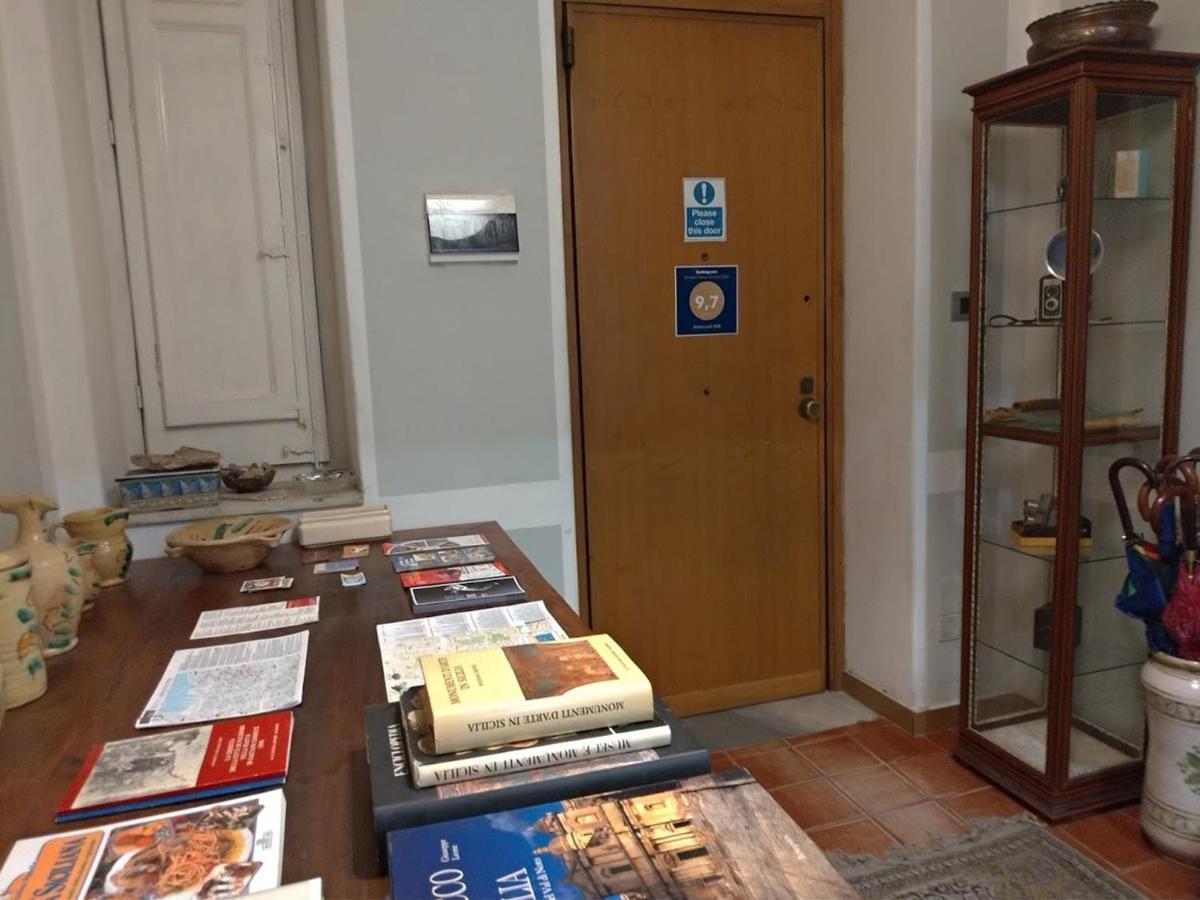Il Genio Del Porto - Mabbonath B&B Palermo Kültér fotó
